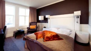 Home_Hotel_Atlantic_-_Standard_Double_-_Bed_and_pillows_16_9